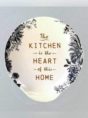 Demdaco “The Kitchen is the Heart of this Home” Ceramic Spoon Rest